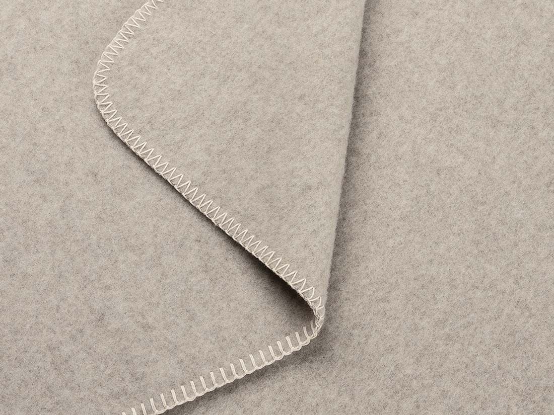 Filt av återvunnen ull stone brown 150x220