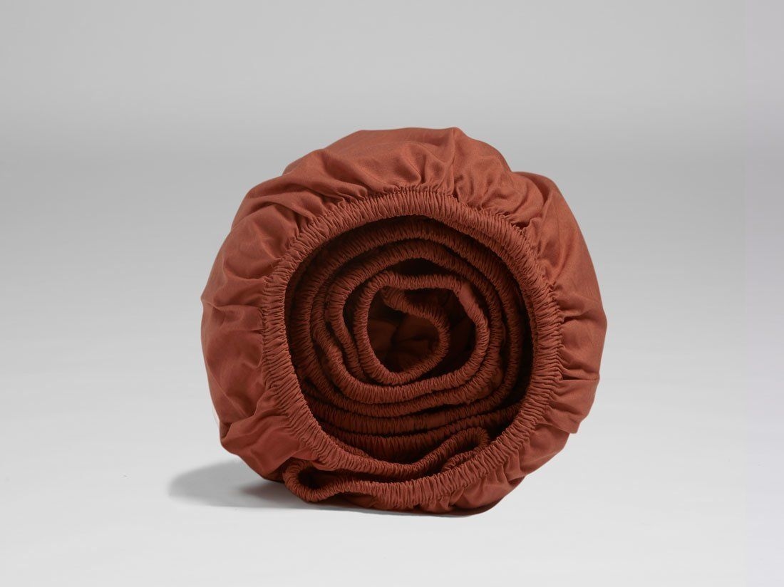 Dra-på-lakan percale rusty red