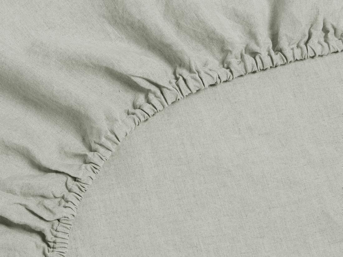 Dra-på-lakan tvättat linne misty green