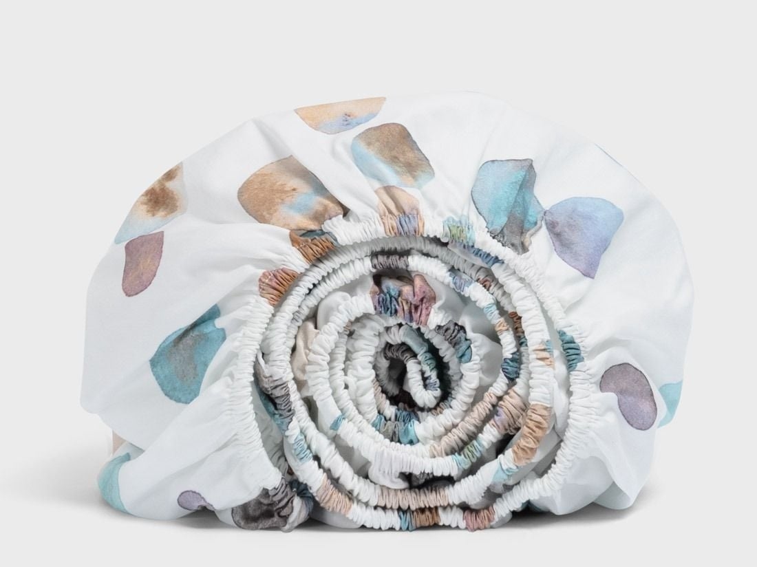 Dra på-lakan för barn bomullssatin watercolor dots multicolor