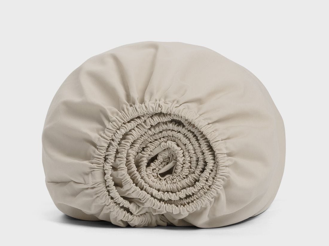 Dra-på-lakan bomull TENCEL™ sandy taupe