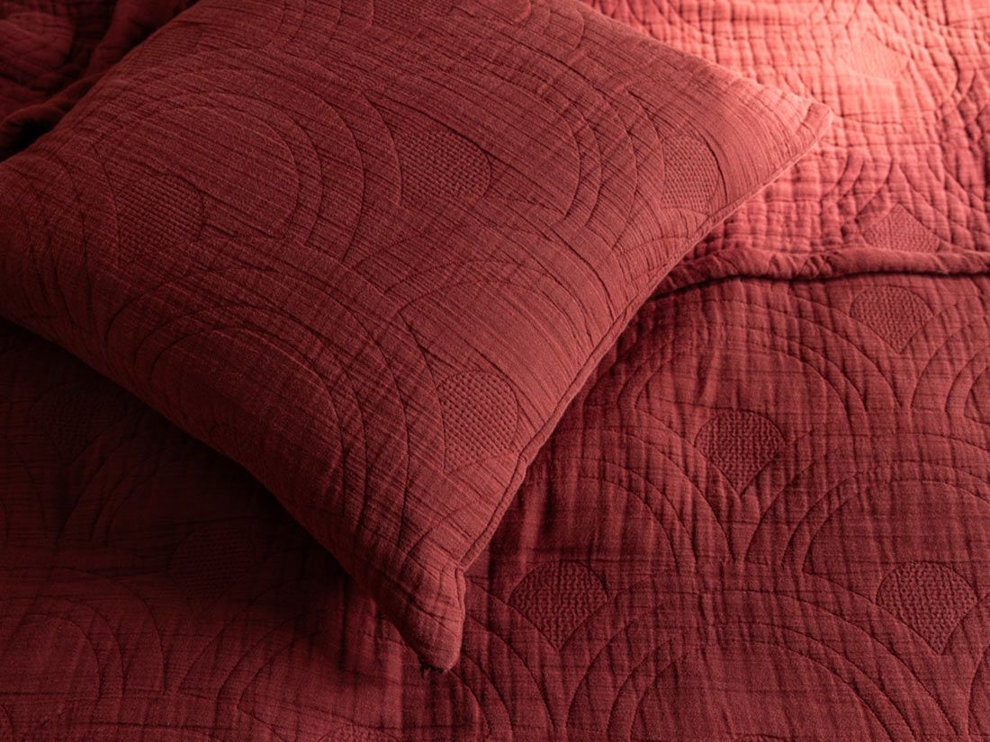 Kuddfodral bomullsmuslin arch bordeaux
