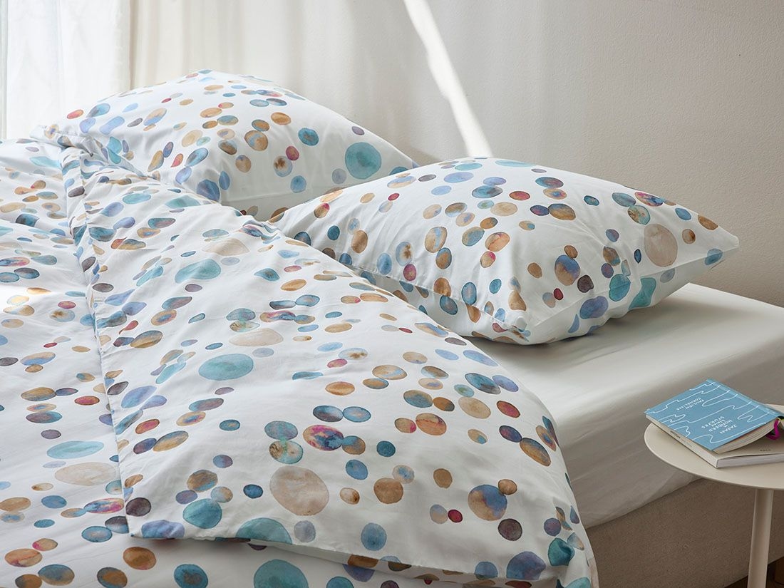 Påslakanset bomullssatin watercolor dots multicolor