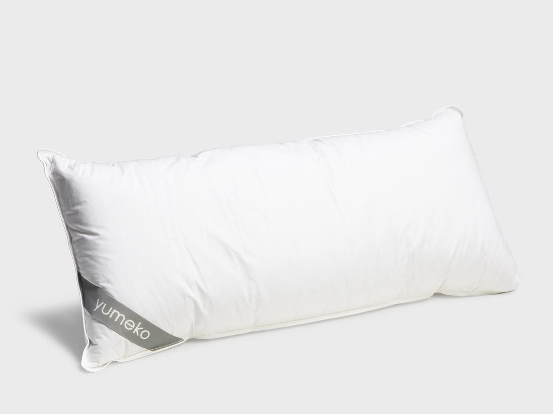 Kudde av återvunnen dun 40x80 medium