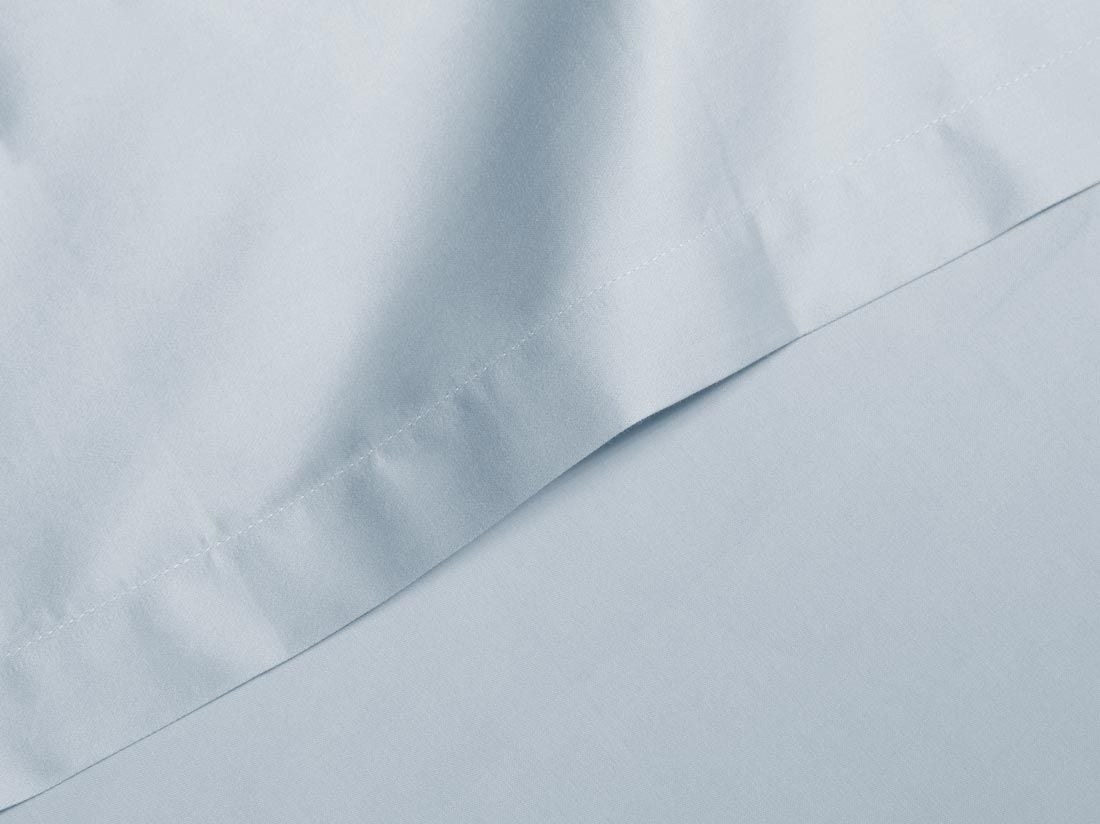 Barnlakan bomullssatin sky blue