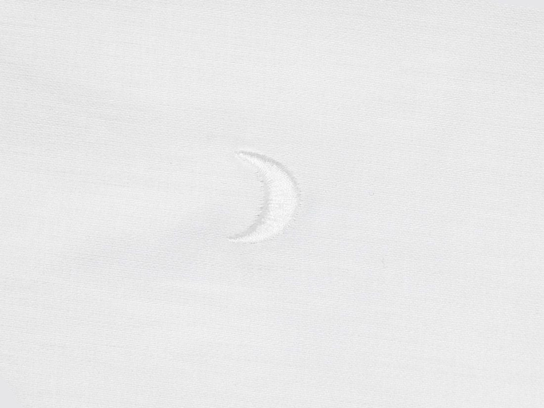 Barnlakan bomullssatin white moon