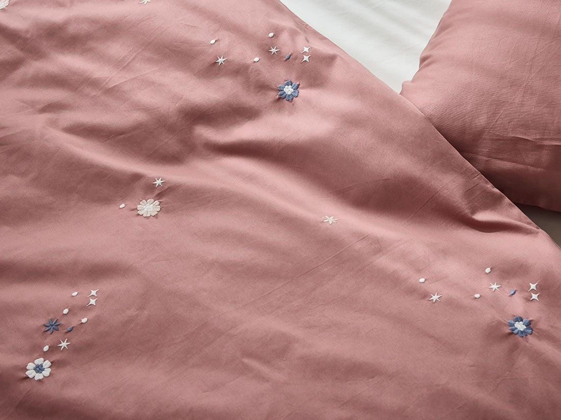 Påslakan för barn bomullssatin blush rose starry flower
