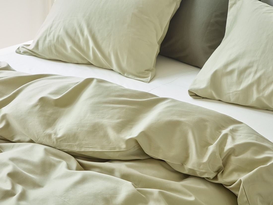 Påslakanset bomullssatin light olive