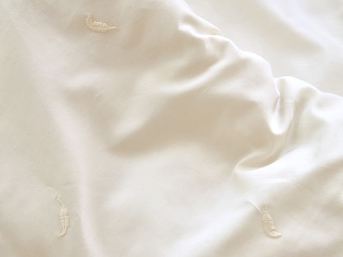 Påslakan för barn bomullssatin warm white feather